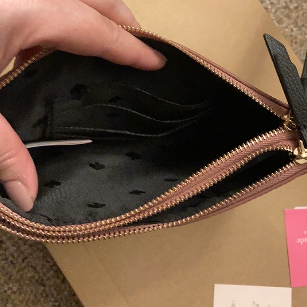 Kate Spade hand wallet